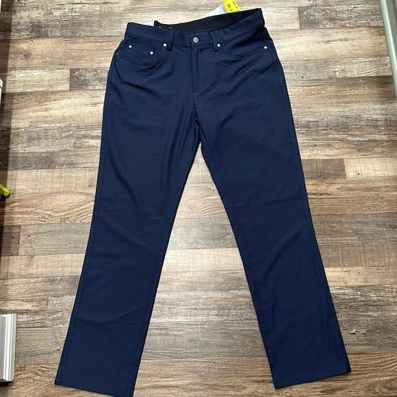 NWT • Greg Norman • ultimate 5 pocket pant - Picture 1 of 6